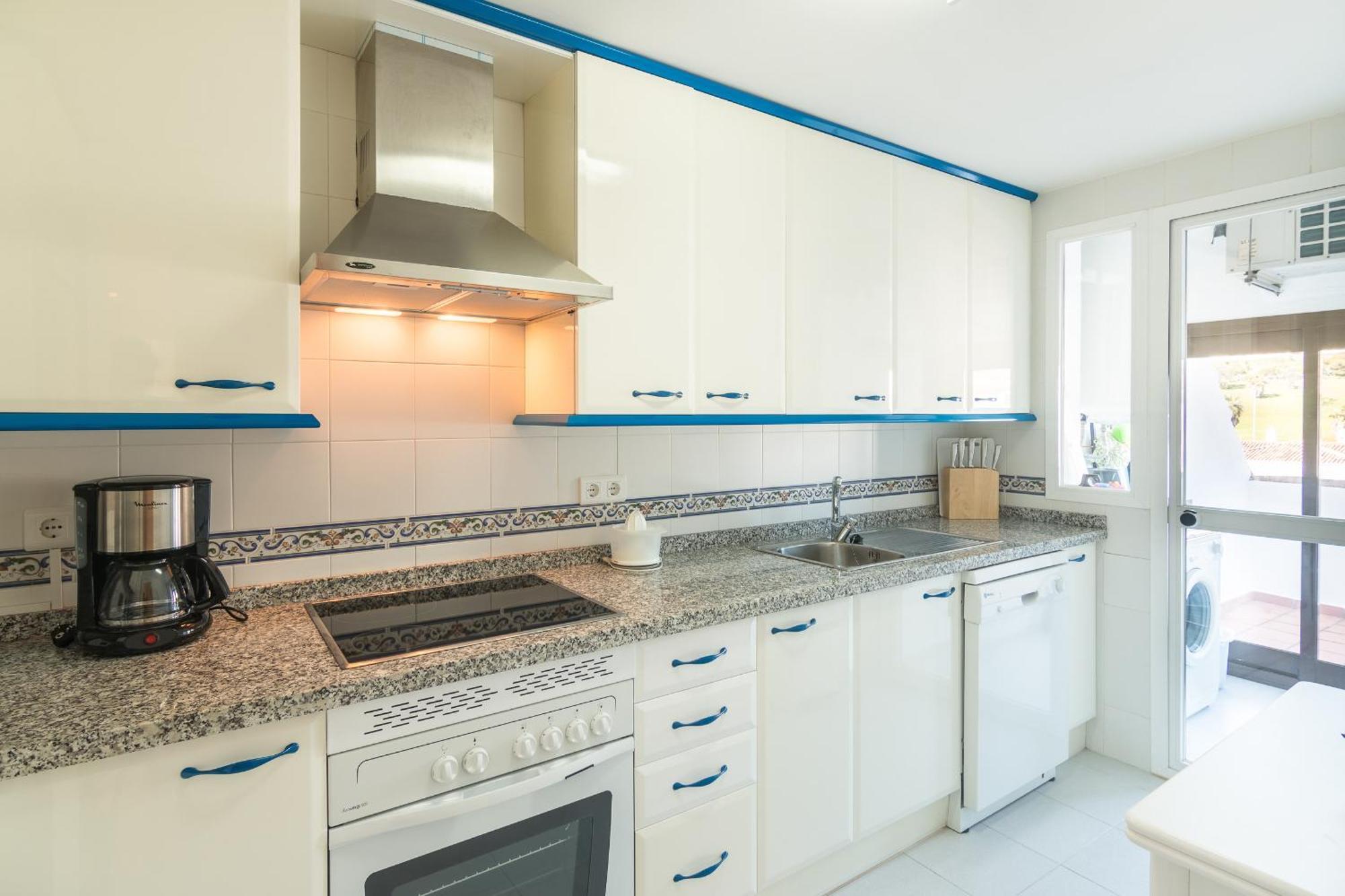 2233-Lovely 2 Bedrooms On The Beach, Pool And Port Manilva Exteriér fotografie